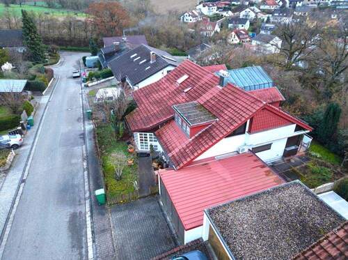 Seitenansicht - 7 Zimmer Einfamilienhaus in Sinsheim