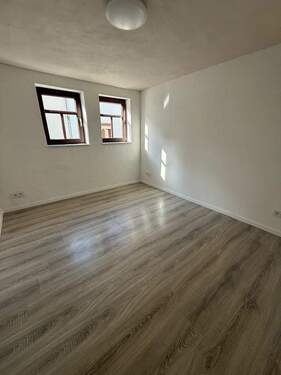 Schlafzimmer EG - Mehrfamilienhaus, Wohnhaus mit 100,00 m&sup2; in Waltershausen zur Miete