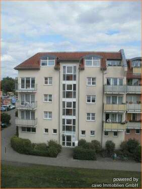 Hausansicht - Vermietetes Dachgeschoss-Apartment mit Terrasse und Aufzug zu verkaufen, Bernau, Pegausstraße