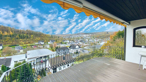 Loggia mit elektr. Markise - 