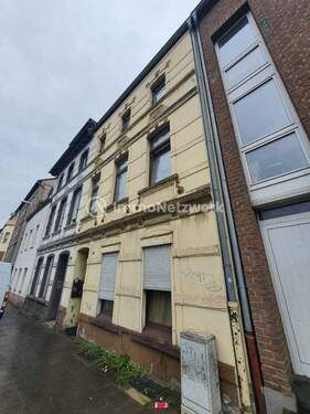 Aussenansicht - 9 Zimmer Mehrfamilienhaus, Wohnhaus zum Kaufen in Düren