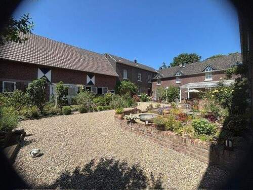 PHOTO-2025-09-25-16-35-11.jpg - Mehrfamilienhaus, Wohnhaus mit 548,00 m&sup2; in Kempen zum Kaufen