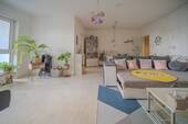 Wohnzimmer - 2 Zimmer Etagenwohnung zum Kaufen in Mannheim