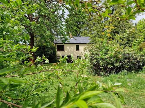 Blick durch Garten - Einfamilienhaus mit 73,00 m² in Mehltheuer zum Kaufen