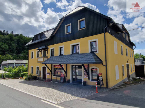 Außenansicht - Frisch sanierte, schicke 3-Raum-Wohnung im Zentrum von Rechenberg-Bienenmühle