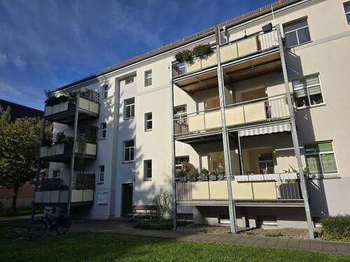 Lewickistr.39 - gemütlich, helle 2,5-Zimmerwohnung mit ruhigen Balkon in zentraler Lage zu vermeiten.