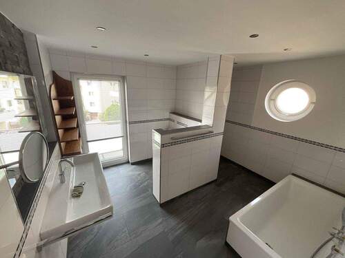 1 OG_Badezimmer_www.villingen.immobilien - 