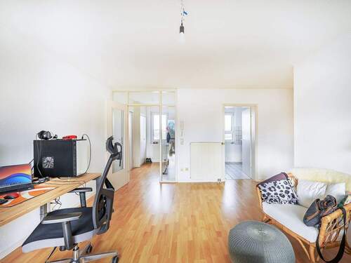 Wohnzimmer Ansicht 2 - 2 Zimmer Etagenwohnung in Ettlingen / Ettlingenweier