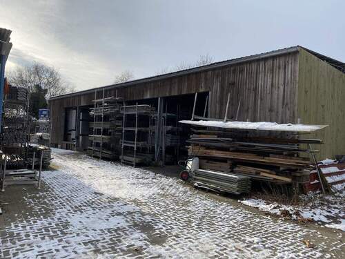 überdachte Freifläche 240qm - 