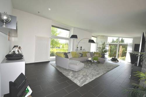 Wohnzimmer - Mehrfamilienhaus, Wohnhaus mit 486,00 m² in Birkenfeld zum Kaufen