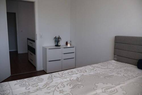 Zimmer 2 - 