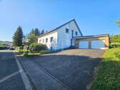 Zugang zum Haus und Garagen - 