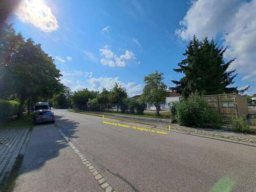 abgesenkter Bordstein für 2. Einfahrt - 