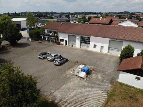 Luftbild auf das Areal - 5 Zimmer Einfamilienhaus zum Kaufen in Ampfing