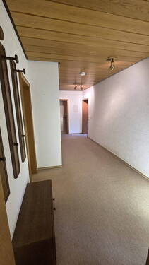 Bild 1 - 3 ZKB Souterrain Wohnung im Dornröschenschlaf