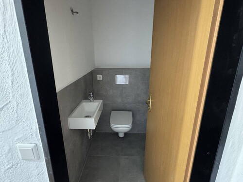 Separates WC - 3 Zimmer Etagenwohnung zur Miete in Sundern