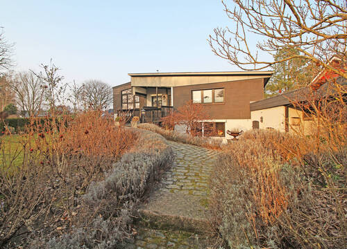 Weg zum Haus - 5 Zimmer Einfamilienhaus in Bebensee