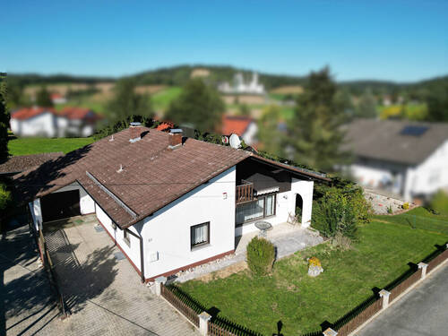 Vogelperspektive Süd-Westen - 7 Zimmer Einfamilienhaus zum Kaufen in Ortenburg