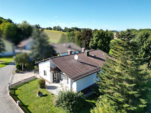 Vogelperspektive Süd-Osten - 7 Zimmer Einfamilienhaus in Ortenburg