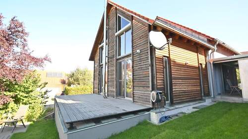 Anbau mit Terrasse - Ihr individuelles Zuhause! Architekten-Wohnhaus mit Carport in Berg-Meilenhofen
