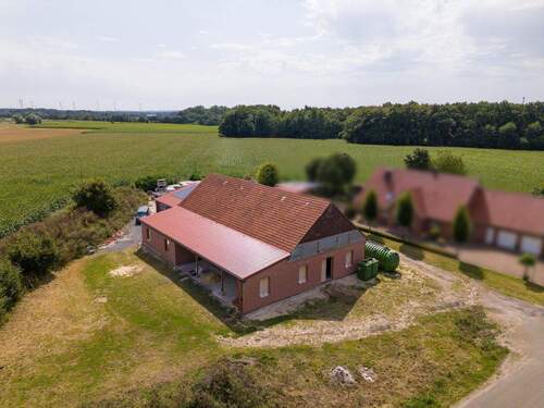 Künftiger Garten und Haupthausansicht - 