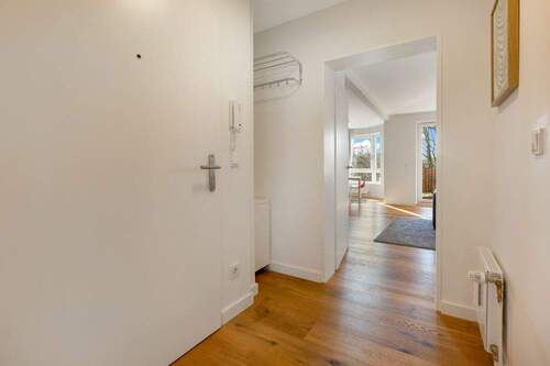 Flur - 2 Zimmer Etagenwohnung zum Kaufen in Hamburg