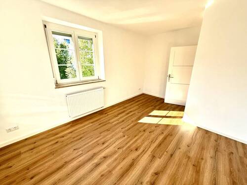 In Ihrem Wohnzimmer - 