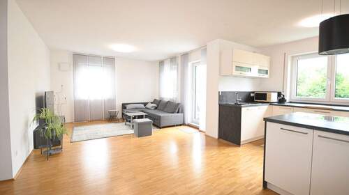 Perfekt geschnitten, großzügige Raumaufteilung! - Schicke 3-Zimmer-Wohnung mit Carport-Stellplatz in Deining