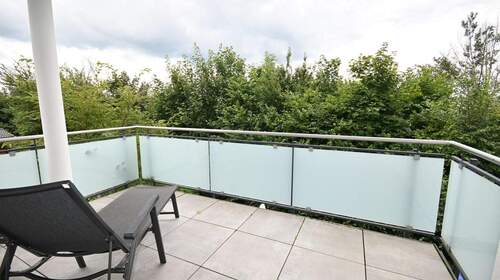 Balkon mit Blick ins Grüne - 
