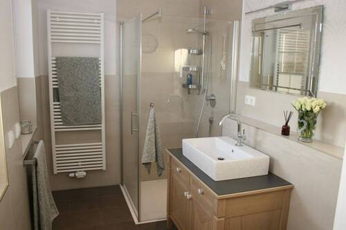 großzügiges Duschbad im EG - 