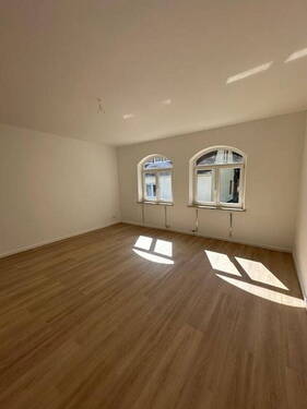 WZ - Erstbezug Sanierter Altbau! Wunderschöne 3 ZW + sehr großer Wohnküche!