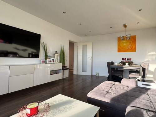 Wohnzimmer - Etagenwohnung mit 96,00 m&sup2; in Wunstorf zum Kaufen