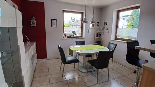 Esszimmer und Küche - 