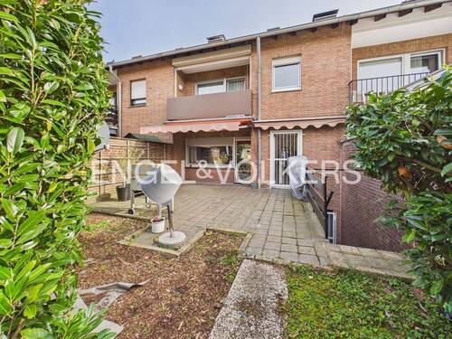 Gartenansicht mit Terrasse - Reihenmittelhaus mit 98,00 m&sup2; in Viersen zum Kaufen