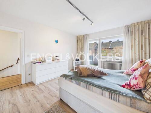 Schlafzimmer mit Balkon - 