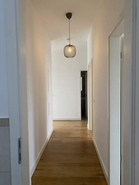 Flur - Etagenwohnung mit 93,00 m&sup2; in Berlin zum Kaufen