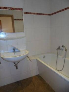 Bad mit Wanne - 
