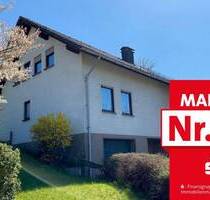 Einfamilienhaus mit Garage, Balkon, Terrasse und großzügigem Grundstück - Bad Berleburg