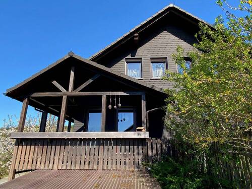 Seitenansicht mit Balkon - 