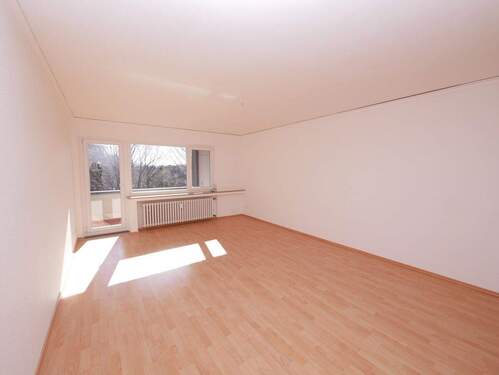 Wohnzimmer - 4 Zimmer Etagenwohnung zur Miete in Gelsenkirchen