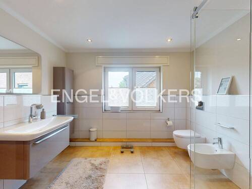 modernes Badezimmer - 