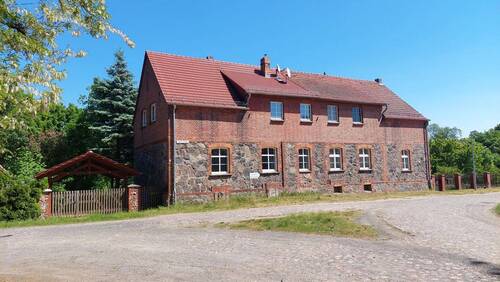 Klinker-/Feldstein-Doppelhaushälfte - historische Doppelhaushälfte in Feldsteinbauweise