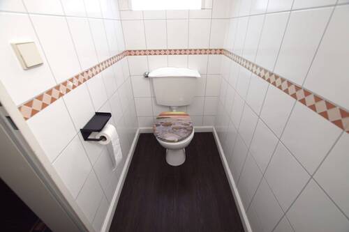 WC - 