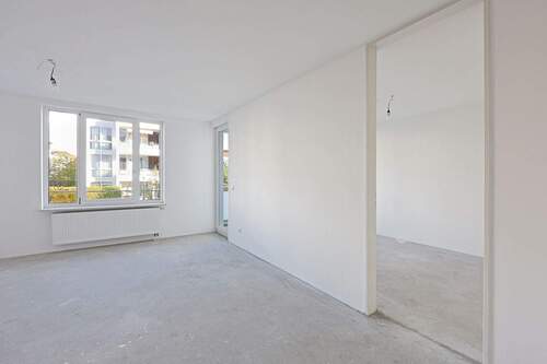 Geräumiges und helles Wohnzimmer - 