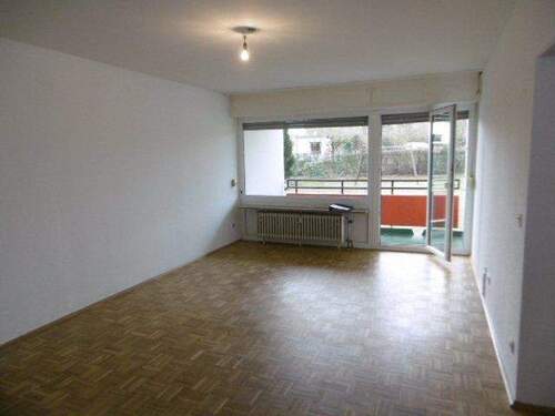 Wohnzimmer - 3 Zimmer Etagenwohnung zum Kaufen in Neuss