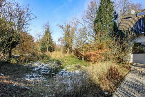 2) Blick auf den urbanen Garten - 1 Zimmer Mehrfamilienhaus, Wohnhaus zum Kaufen in Remscheid