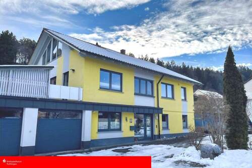 Außenansicht straßenseitig - Ein-Zweifamilienhaus mit ELW in sonniger Aussichtslage in Nendingen