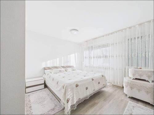 1 OG. Schlafzimmer - 