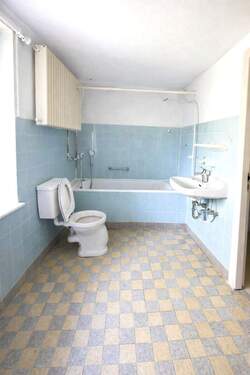 Vollbad mit Fenster (UG) - 