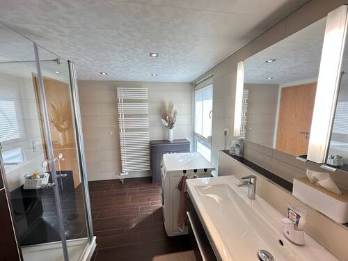 Badezimmer - Etagenwohnung mit 112,00 m² in Bösingen-Herrenzimmern zum Kaufen